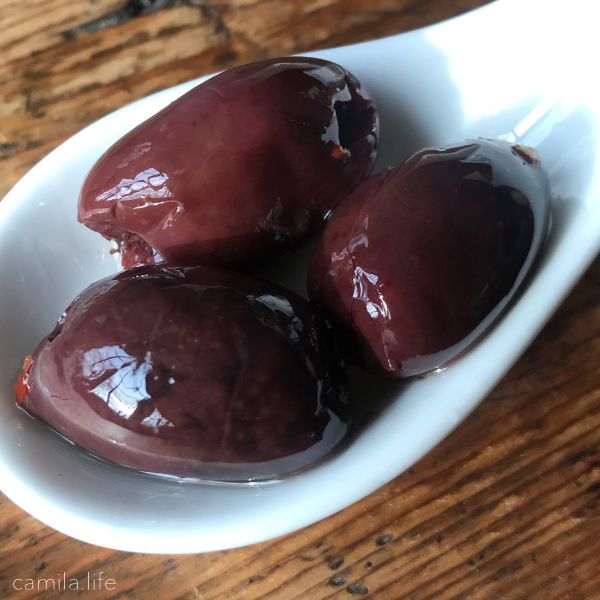 Kalamata Olives - Vegan Ingredient on camila.life