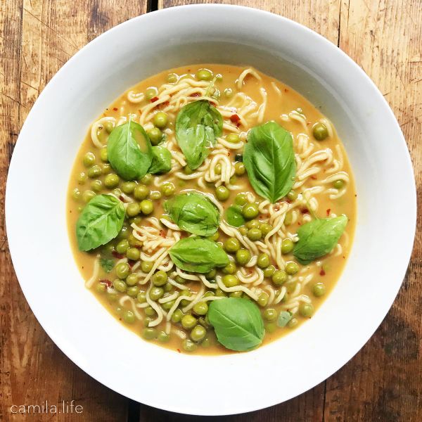 Comfy Curry Noodles LOVE - Vegan Recipe on camila.life