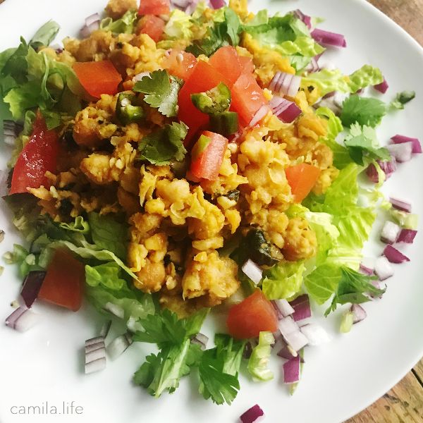 Curry Scrambled LOVE - Vegan Recipe on camila.life